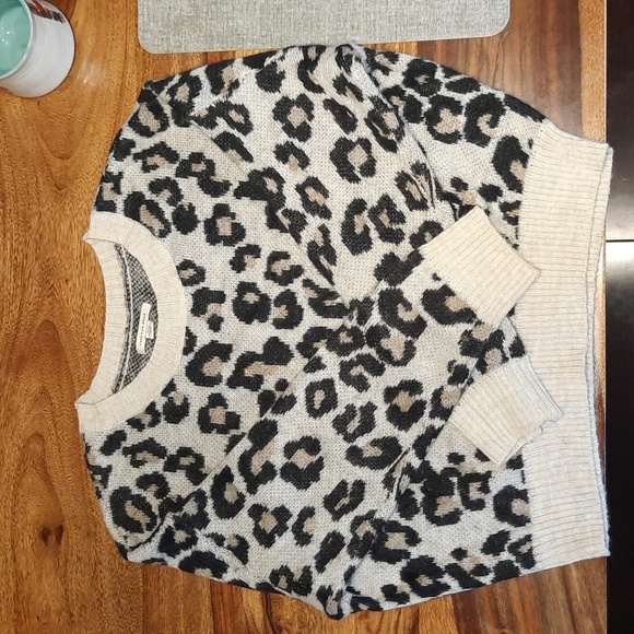 American Eagle Leopard Print Knit Sweater - Picture 1 of 2